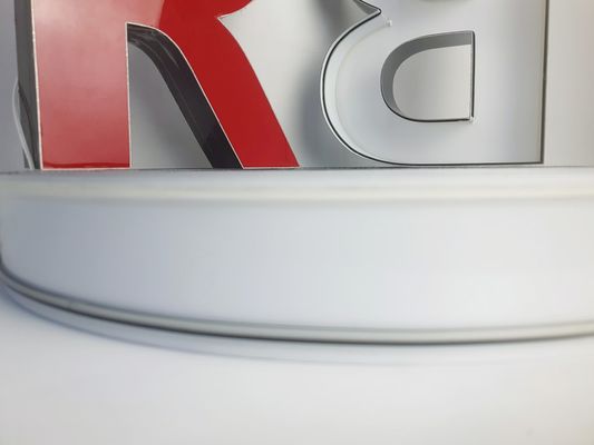 Larghezza 30 mm Lettere di canale personalizzabile Cappa di taglio per segni